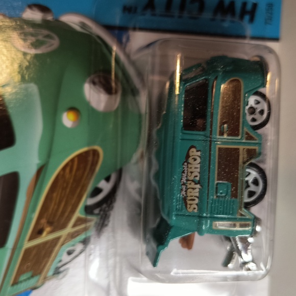D2 hot wheels volkswagen kool kombi with shipping protecter - Picture 2 of 3